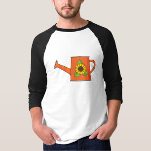 Camiseta Naranja regando lata con girasol