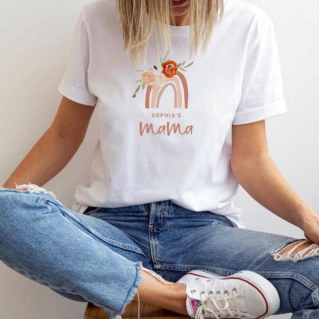 Camiseta Naranja Terracotta Boho | Mama Arcoiris (A cute boho shirt for the mama to be, with a terracotta rainbow and flowers)