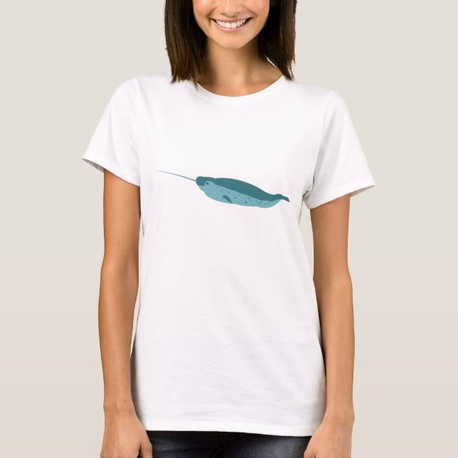 Camiseta Narwhal en el océano azul (Anverso)