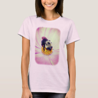 Camiseta Naturaleza de la flor rosa de la abeja Bumble