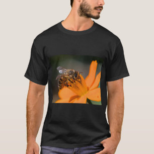 Camiseta Naturaleza de las flores de abeja y cosmos