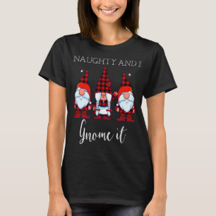 Camiseta Naughty y yo conseguimos Navidades de tres búfalos