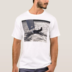 Camiseta Navegación a solas del bote en The Sun