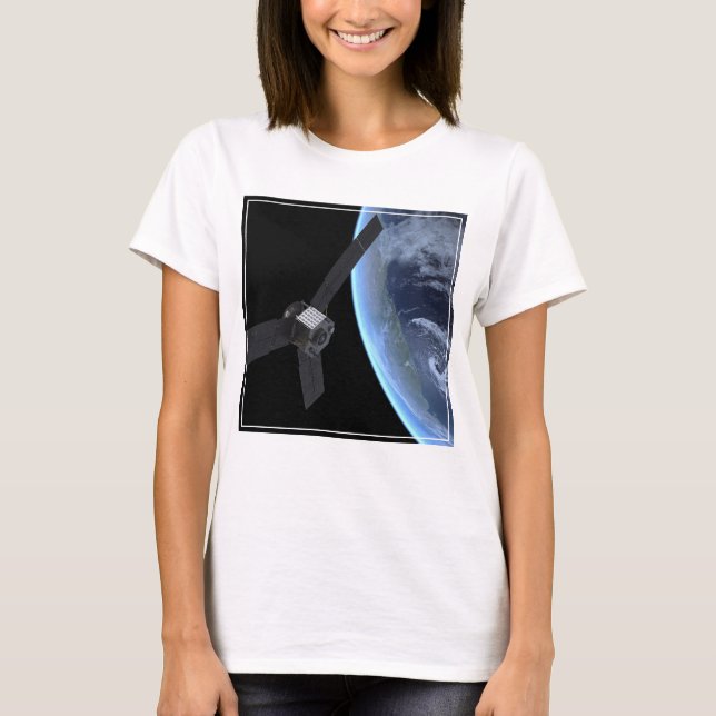 Camiseta Naves espaciales de Juno durante su vuelo terrestr (Anverso)