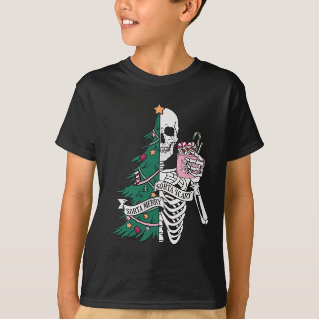 Camiseta Navidad Un Poco Espantosa Un Poco Alegre (Anverso)
