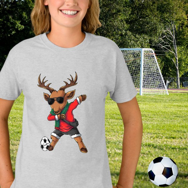 Camiseta Navidades abusando de la pelota de fútbol de cierv (Subido por el creador)