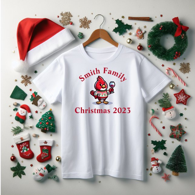 Camiseta Navidades Cardenal divertida familia T-Shirt (Customizable family tee shirt for fun 2023.)