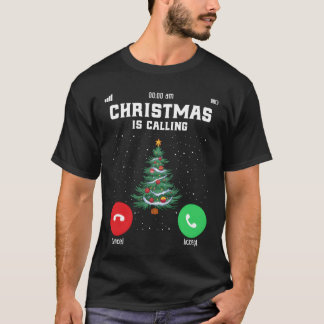 Camiseta Navidades de Christmasree llaman a la familia Firm