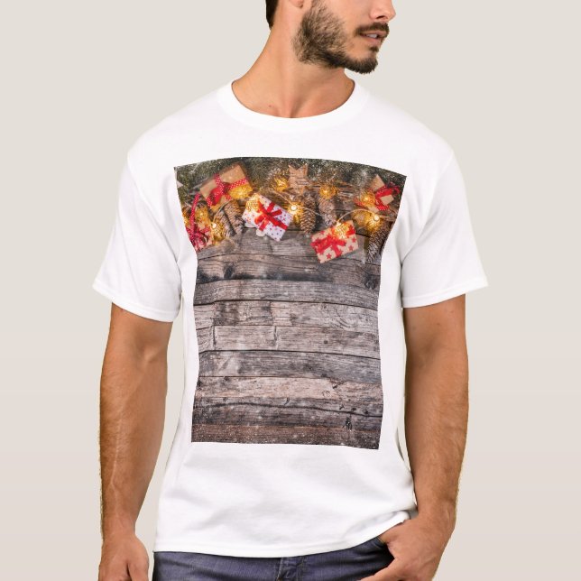 Camiseta Navidades de fondo rústico, tablas de madera. (Anverso)