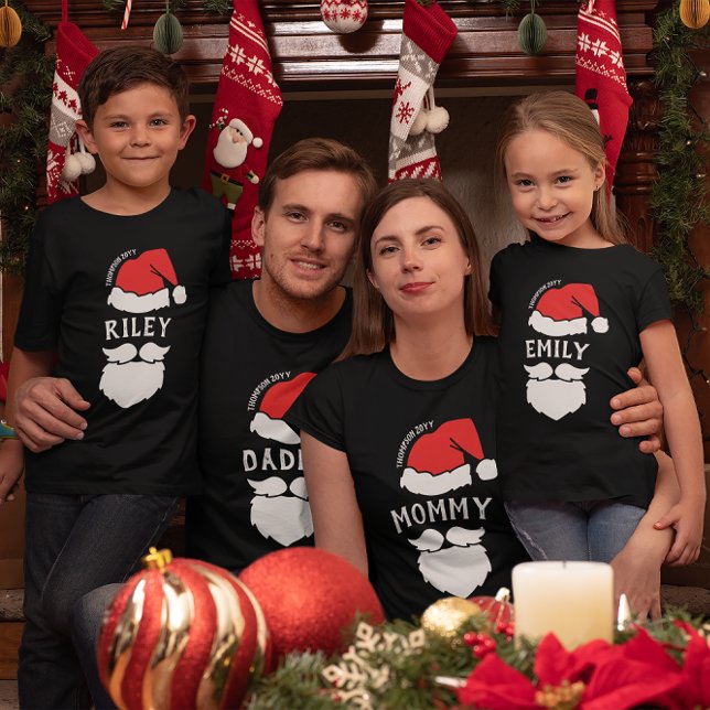 Camiseta Navidades de la familia Santa Hat y Beard Add Name (Subido por el creador)