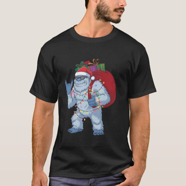 Camiseta Navidades de Santa Bigfoot iluminan a Funny Bigfoo (Anverso)