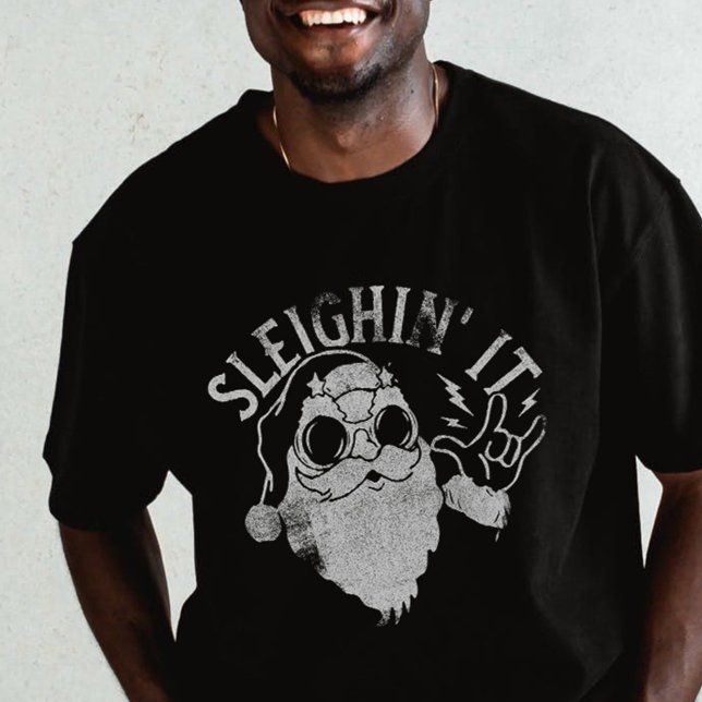 Camiseta Navidades de Santa Sleigh en Sleighin It (Sleighin It Funny Santa Sleigh Christmas T-Shirt)