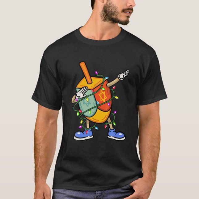 Camiseta Navidades del Dabbing Dreidel Hanukkah iluminan Me (Anverso)