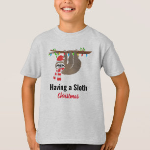 Camiseta Navidades durmientes colgando de una rama