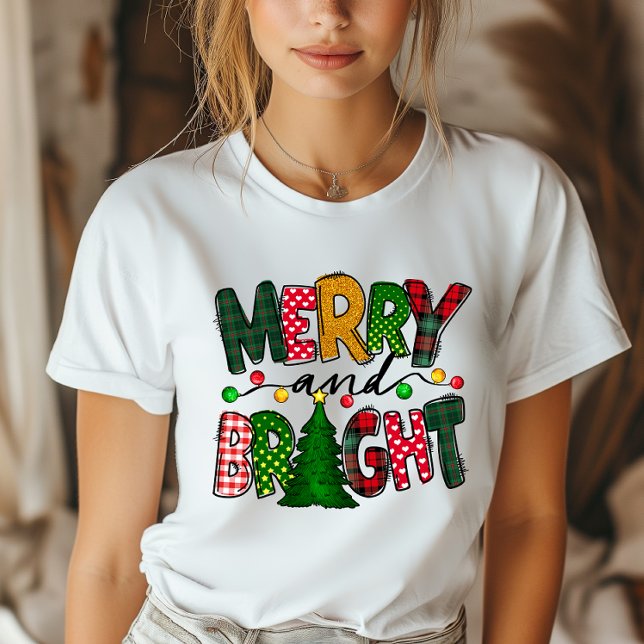 Camiseta Navidades feriados y brillantes (Brighten your festivities with this cheerful Christmas t-shirt, spreading joy wherever you go!)