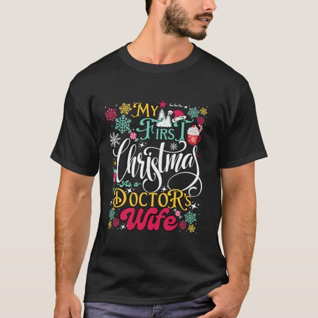 Camiseta Navidades Graciosos Esposa De Un Médica Se Encanta (Anverso)