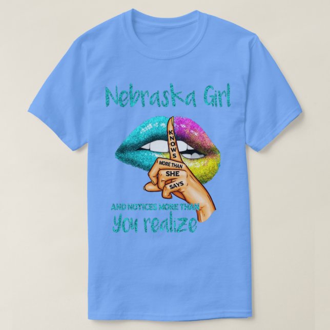 Camiseta Nebraska Chica sabe más de lo que dice (Diseño del anverso)