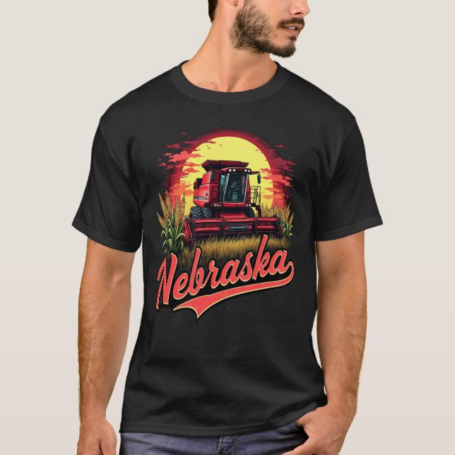 Camiseta Nebraska Sunrise Farm Red Combine Corn Tee (Anverso)