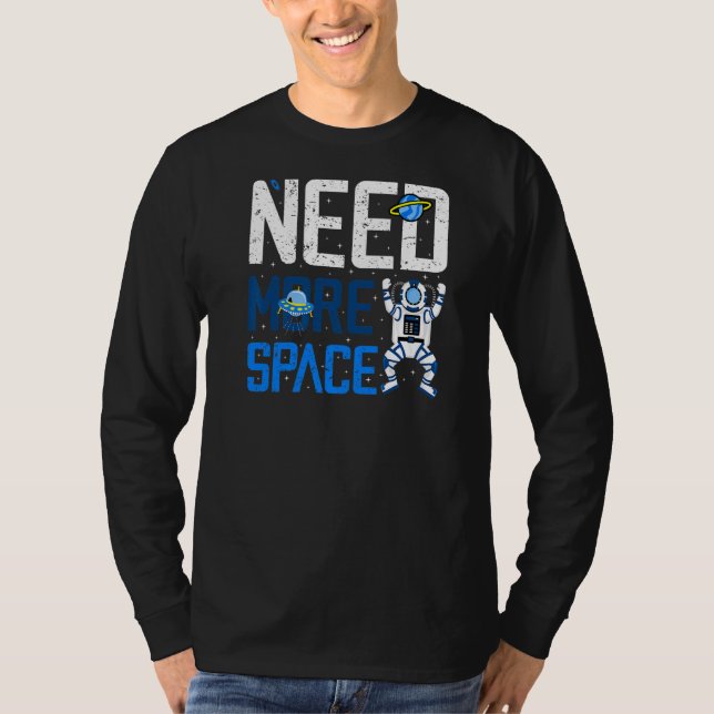 Camiseta Necesita más espacio introvertido astronauta Adu a (Anverso)