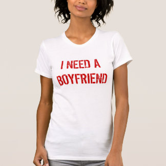 CAMISETA NECESITO A UN NOVIO