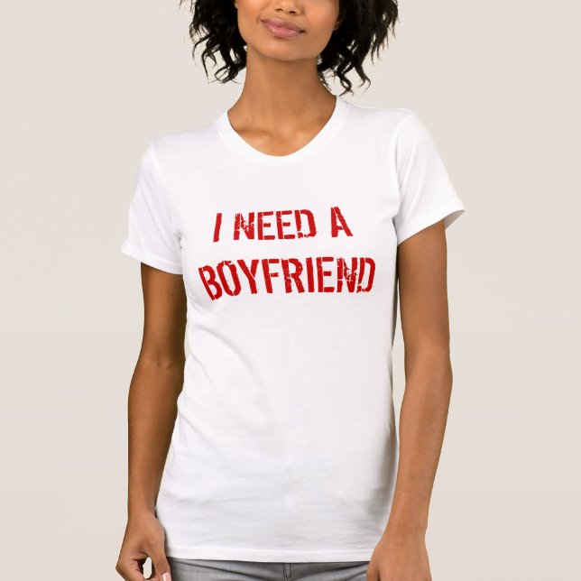 CAMISETA NECESITO A UN NOVIO (Anverso)