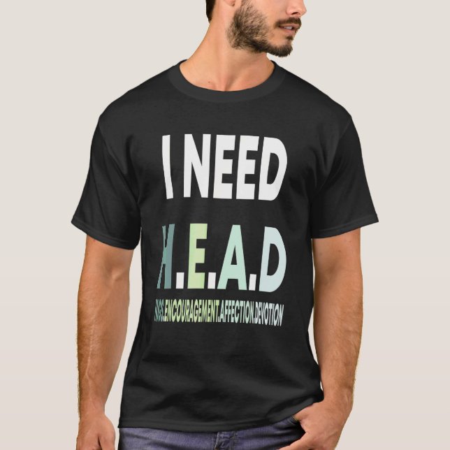 Camiseta Necesito abrazos en la cabeza ánimo afecto devoció (Anverso)