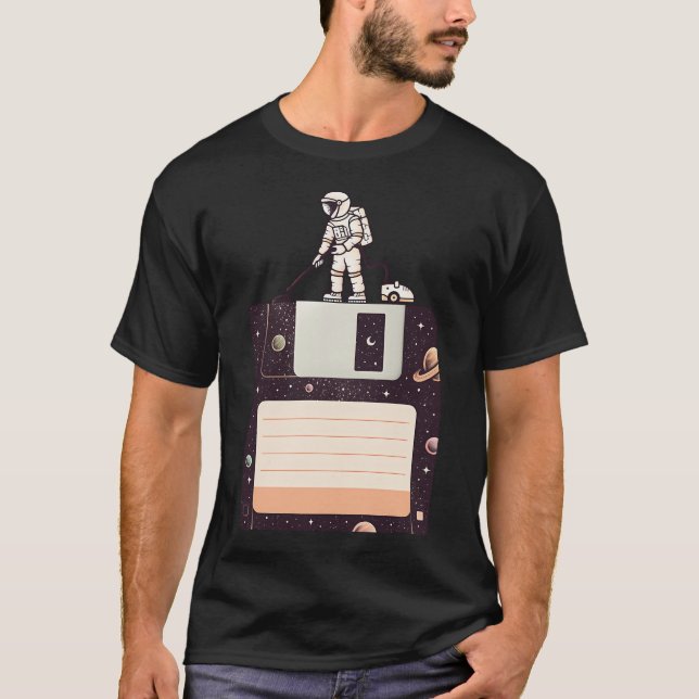 Camiseta Necesito más espacio (Anverso)