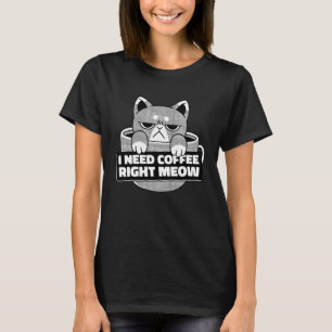 Camiseta Necesito un café con mi gato en la taza de café