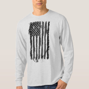 Camiseta negra con bandera americana desgastada