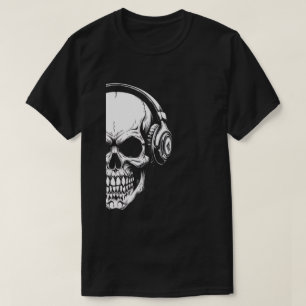 Camiseta negra con cráneo en escala de grises y au