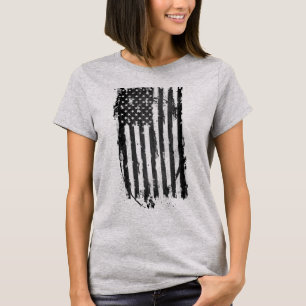 Camiseta negra con la bandera americana desgastada