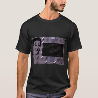 Camiseta negra con las advertencias de Orwell