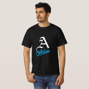 Camiseta negra con letra A de monograma y nombre p
