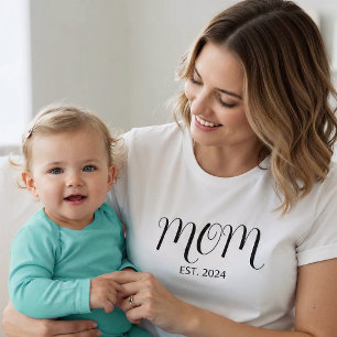 Camiseta Negra con Letra de Madre Establecida