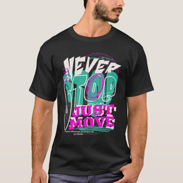 Camiseta Negra con Tipografía Experimental en Negr (Anverso)