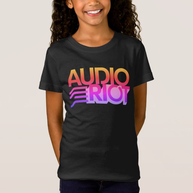 Camiseta negra de Chica juvenil de disturbios con  (Anverso)