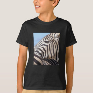 Camiseta negra de la cebra de los niños