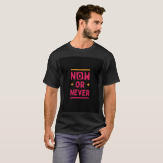 Camiseta negra de manga larga con diseño