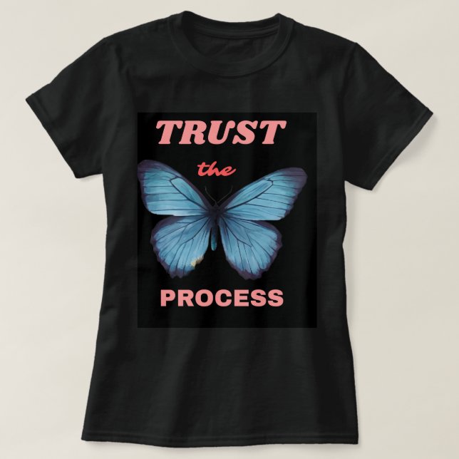 Camiseta negra de media manga Trust the Process –  (Diseño del anverso)