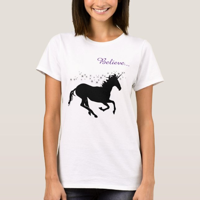 Camiseta negra de mujeres mágicas unicornio (Anverso)