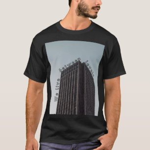Camiseta negra de streetwear underground sin señal