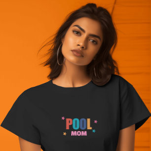 Camiseta negra de tipografía de verano para nadar 