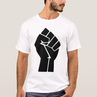 Camiseta negra del puño