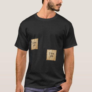 Camiseta negra minimalista con notas adhesivas de