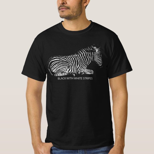 Camiseta Negro Con Rayas Blancas (Anverso)