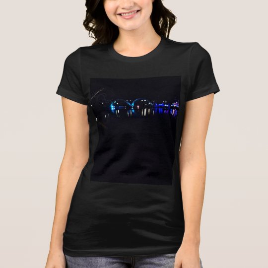 Camiseta Negro. Genial. Moderno. Adolescente