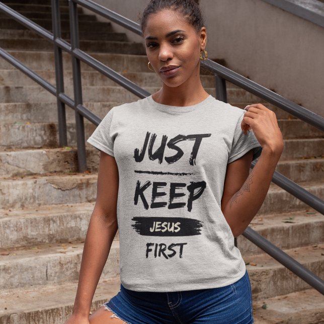 Camiseta Negro Sólo mantener a Jesús primero (Subido por el creador)
