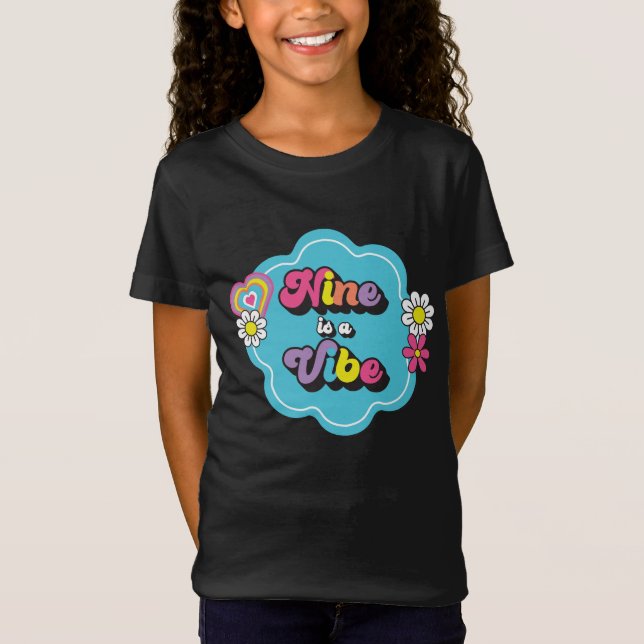 Camiseta Neon 90s Retro Nine es una Vibra Cumpleaños 9 (Anverso)
