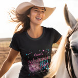 Camiseta Neon Look Disco Ball Fiesta de Bachelorette de Ret<br><div class="desc">Dé un paseo hasta los años 70 y fiesta en el lado salvaje con este diseño retro de bola disco "Bachelorette Disco Fiesta" de color rosa, azul eléctrico, con un tono rosa y plateado con estrellas rosa, azul y plateado (no Relieve metalizado), todo sobre un fondo negro. Tenga en cuenta...</div>