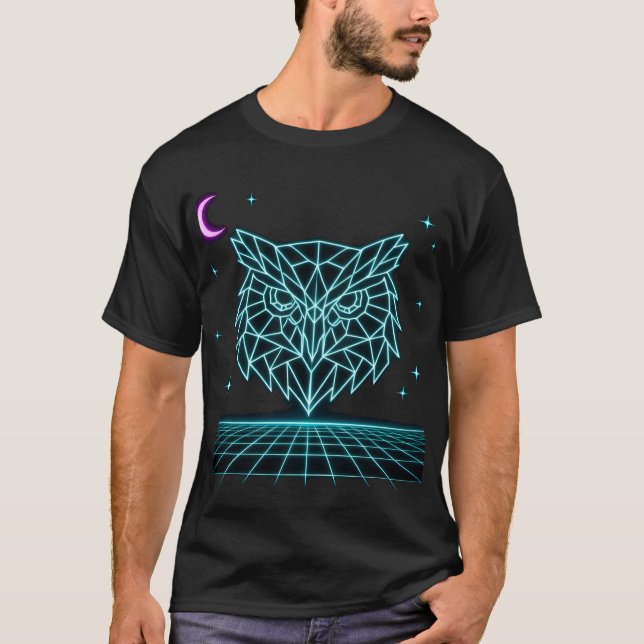 Camiseta Neon Owl Synthwave - Retro Night Watcher Tee (Anverso)
